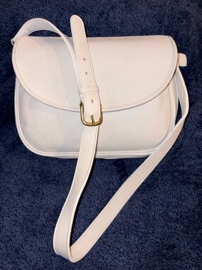 Vintage Coach Town Bag Large Crossbody Bag in White (Bone)
Style #4095